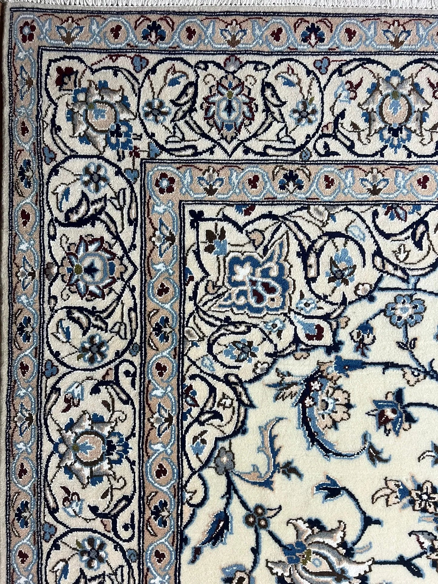 Nain Rug # 7333