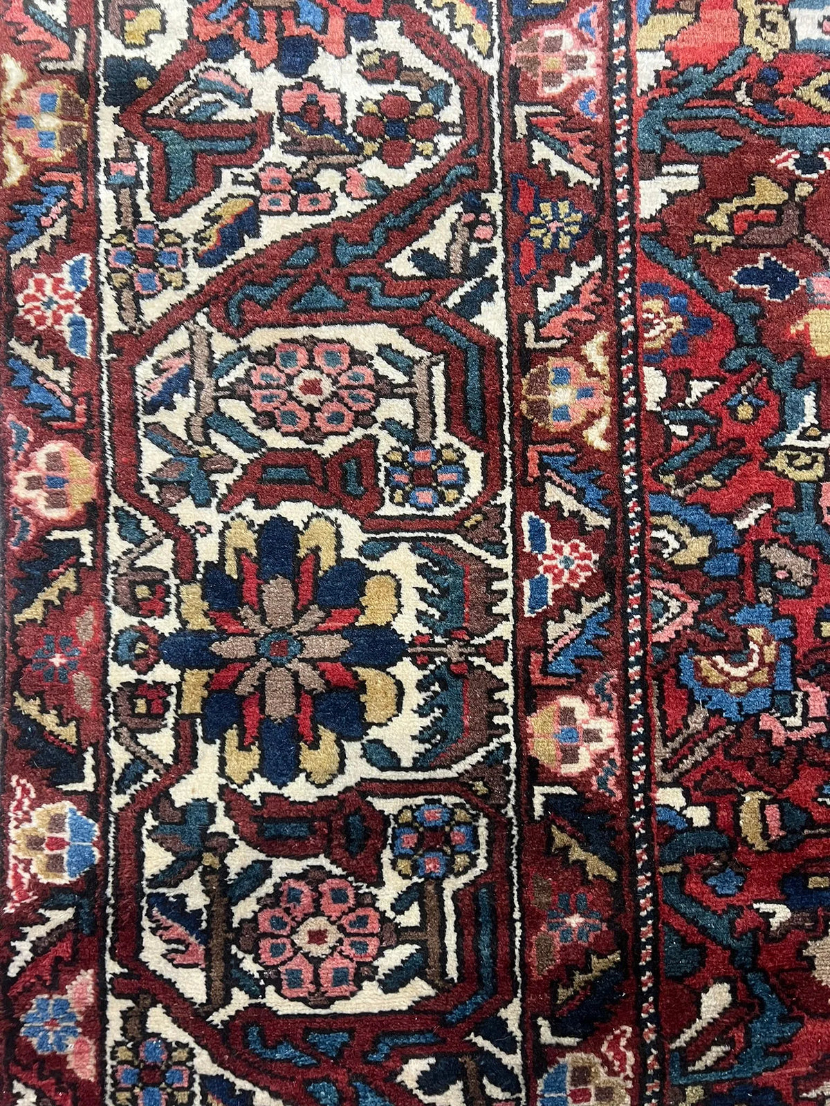 Backhtiari Rug # 5568