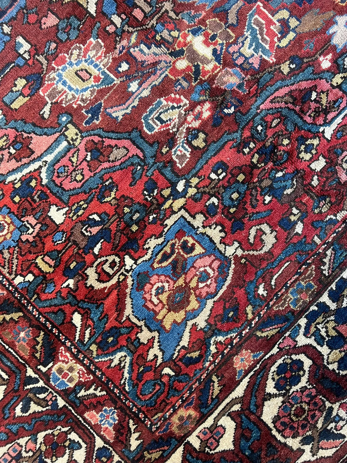 Backhtiari Rug # 5568
