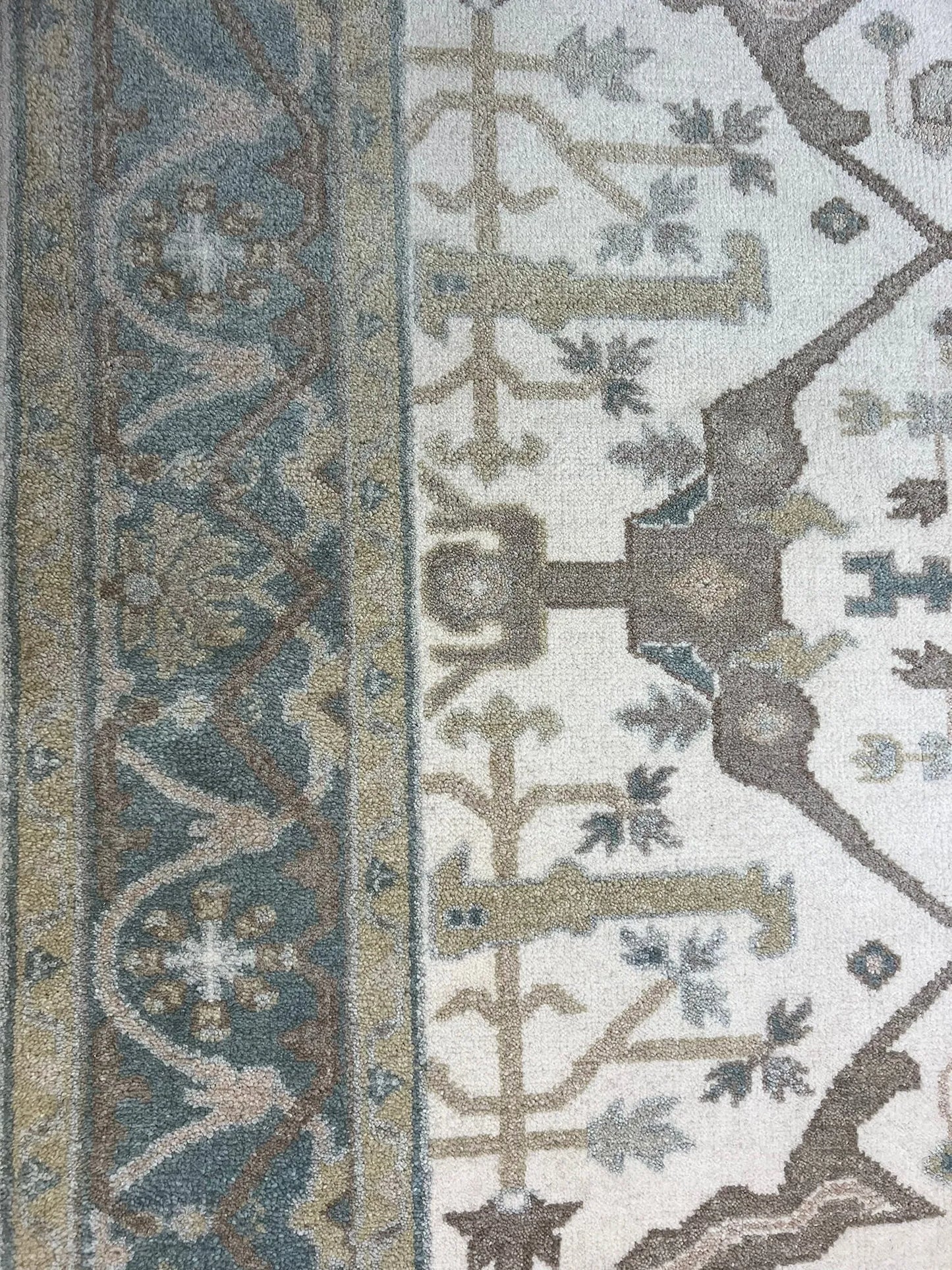 Oushak Rug # 6808