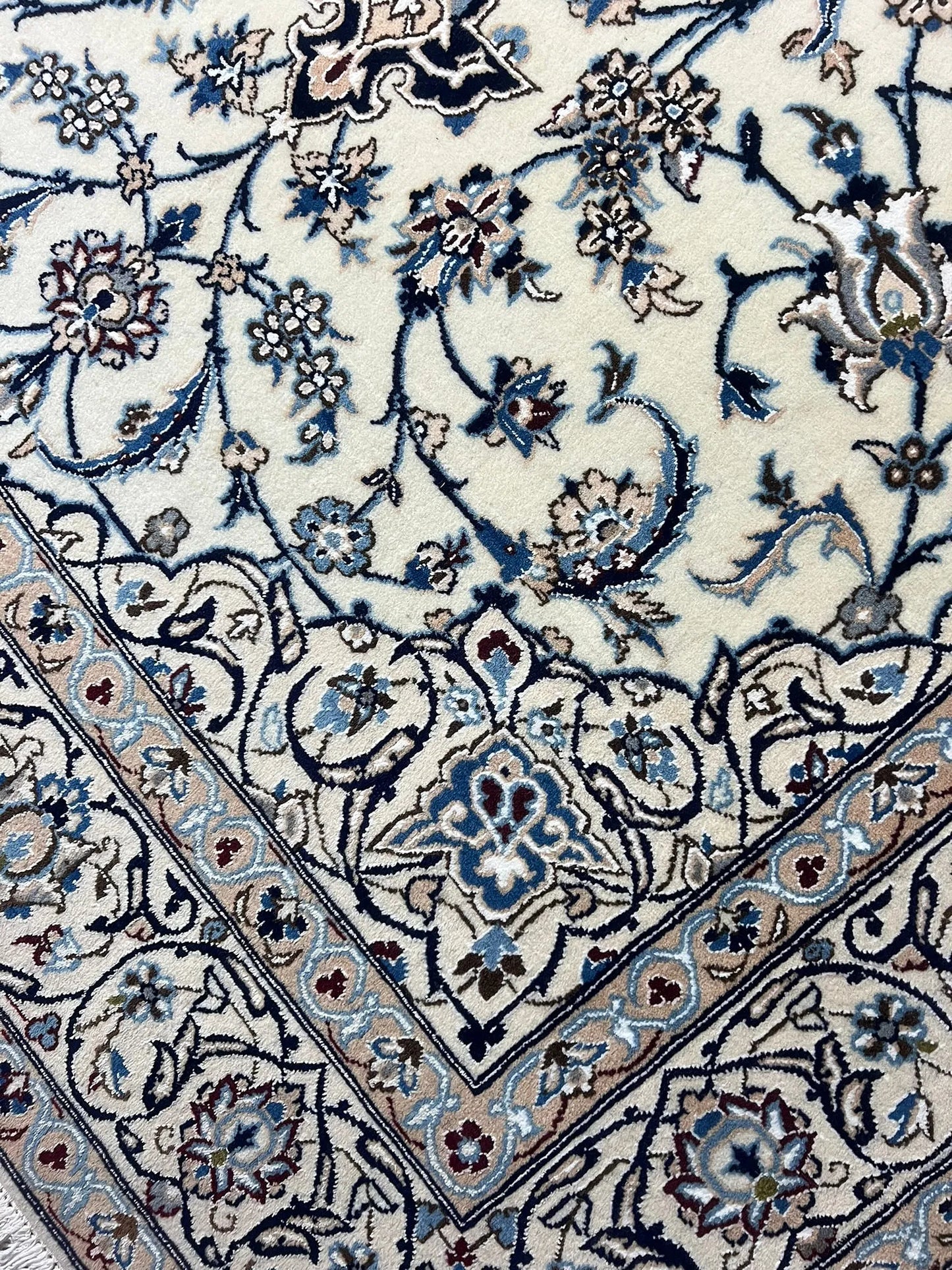 Nain Rug # 7333