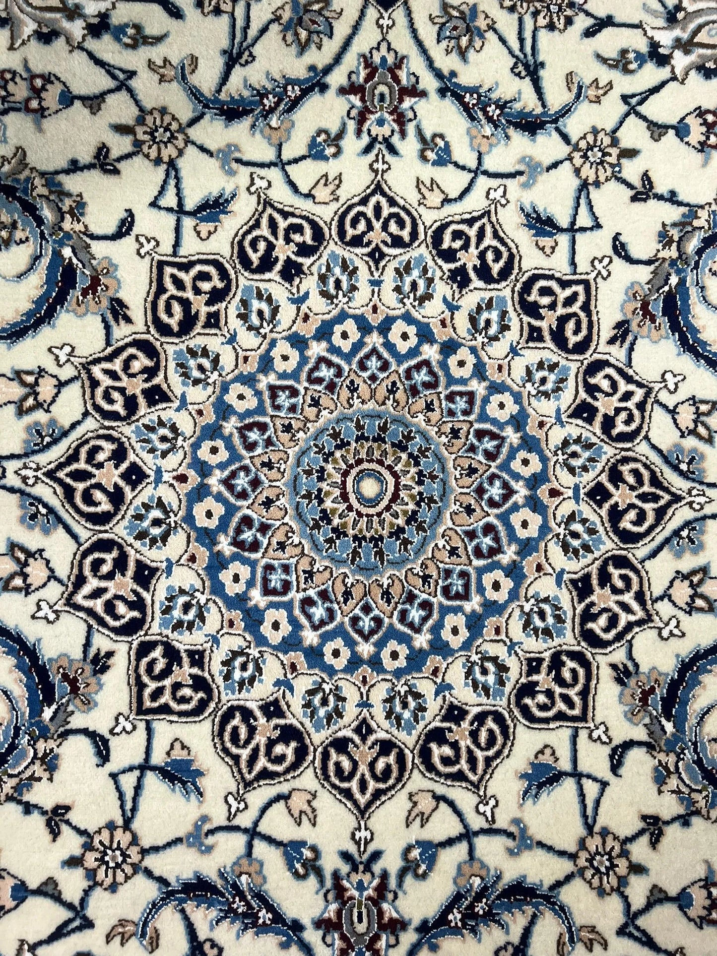 Nain Rug # 7333