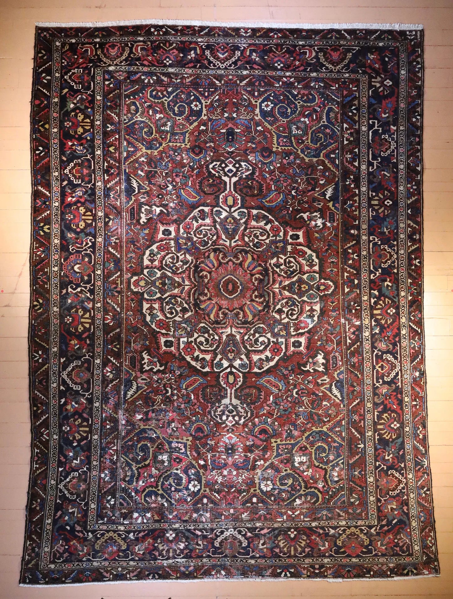 Bakhtiari Rug # 7877