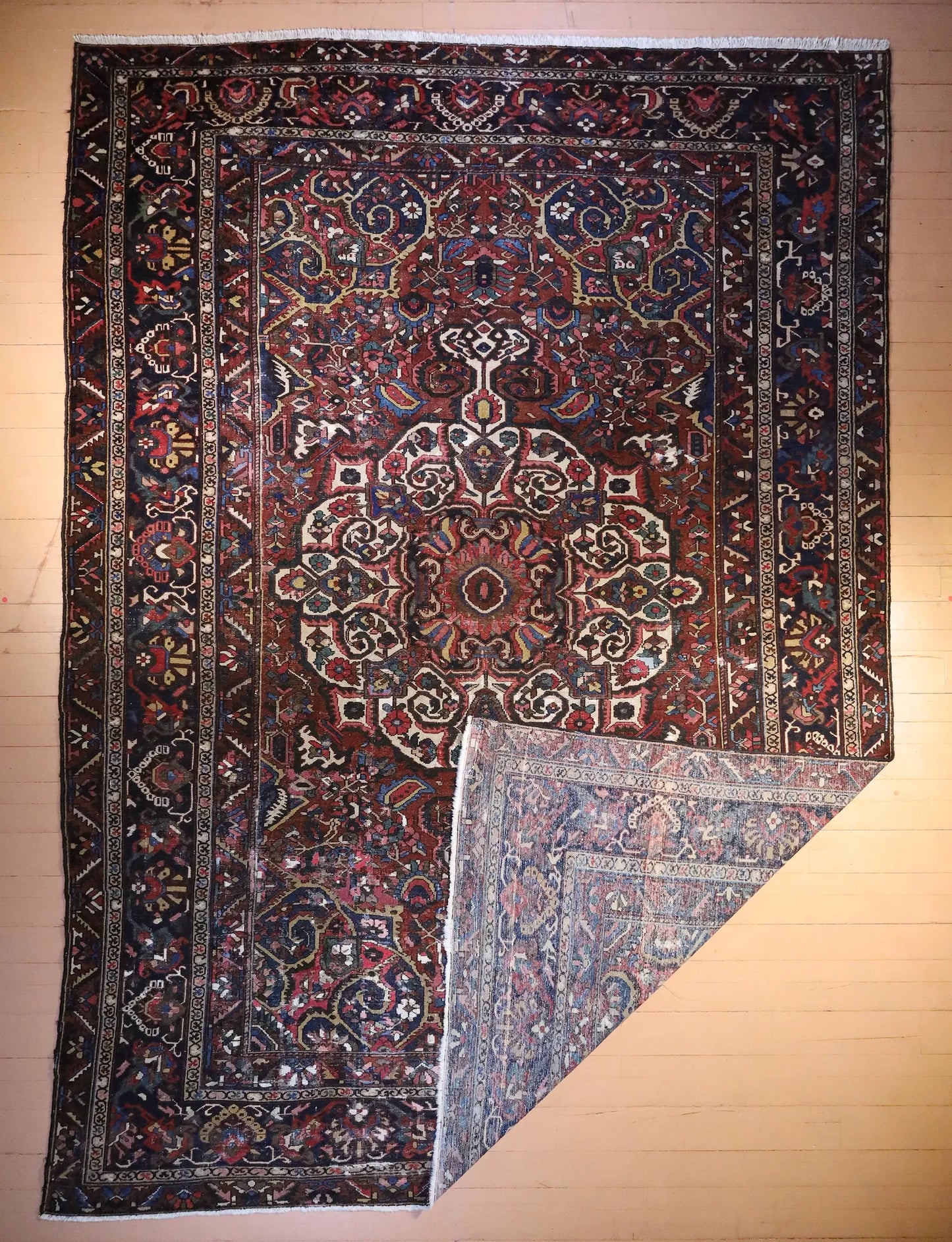 Bakhtiari Rug # 7877
