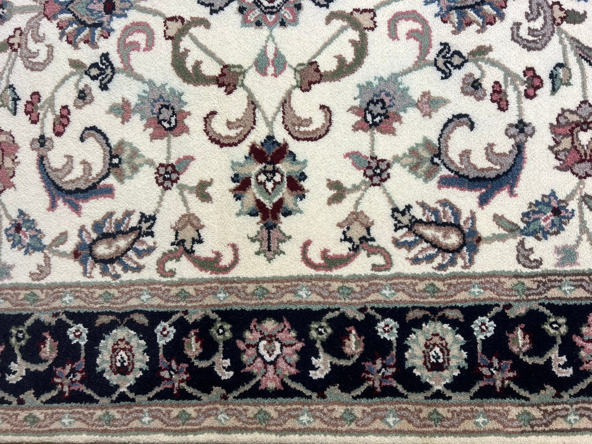 KASHAN INDIA # 5210
